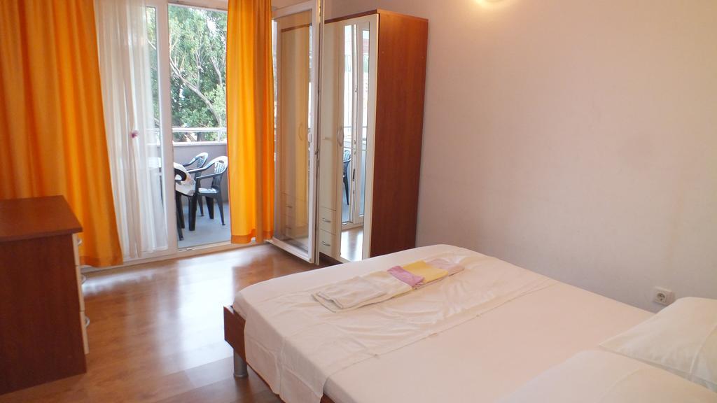 Apartment Perica Omiš Zewnętrze zdjęcie